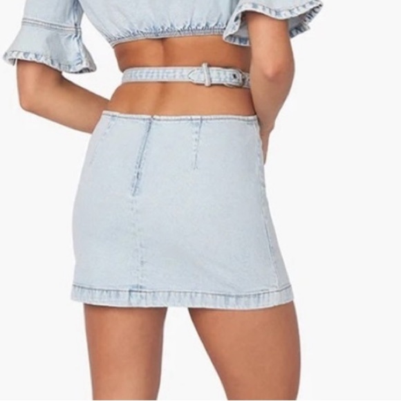 🐞NWT WeWoreWhat Denim Cut Out Skirt - Medium - Picture 2 of 6